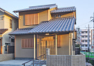 外観デザインは伝統的な日本家屋を基本に町家テイストとモダンな要素が加味された、落ち着いたデザインです。