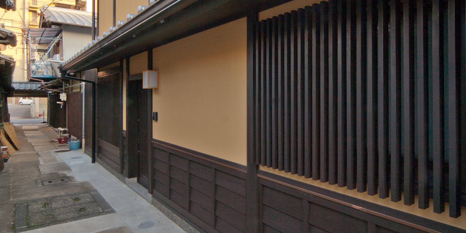 再建築不可路地にある京町家をリノベーション